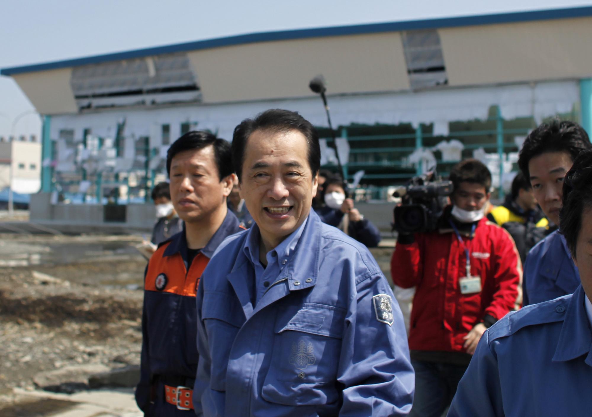 日本东电停止向海中排放污水 菅直人三度视察灾区