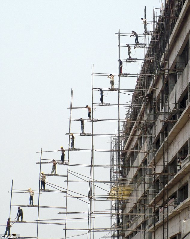 脚手架铺就黄泉路？印度建筑名城施工方式落后要人命