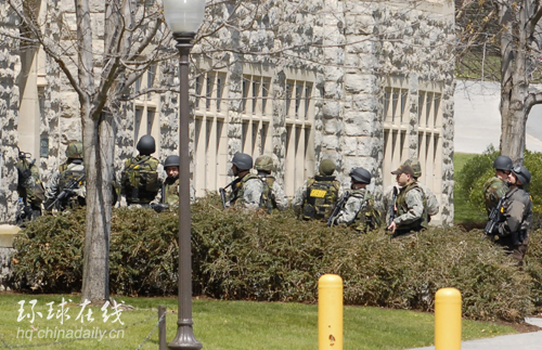 美国大学校园发生枪击案 33人死亡(组图)