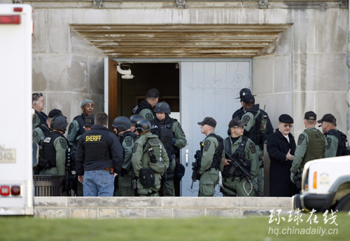 美国大学校园发生枪击案 33人死亡(组图)