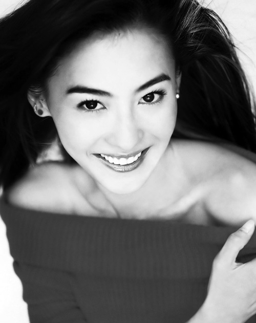 张柏芝<娇点>写真,绽放迷离风情(图)