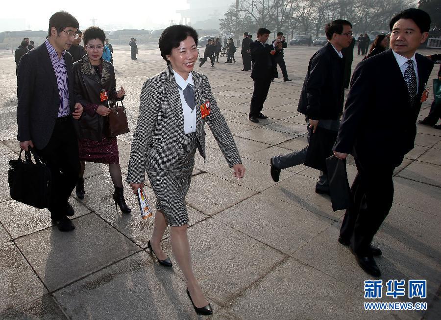 全国政协十二届一次会议举行第三次全体会议
