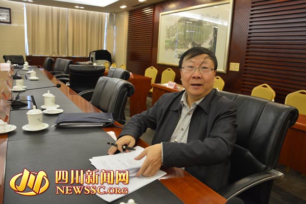 何健：提请推动农房建设立法 农村城市“一把尺子”