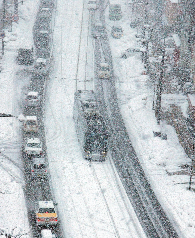 极寒天气袭击欧洲和东亚 日本暴雪56人丧生、英国或比南极冷