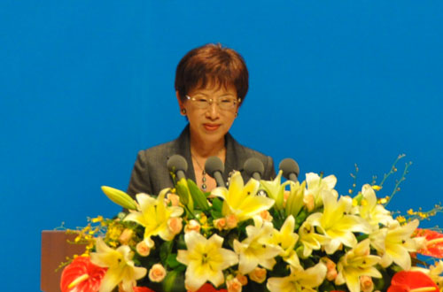 洪秀柱:两岸民众愿以最大诚意相互交流 建立友谊