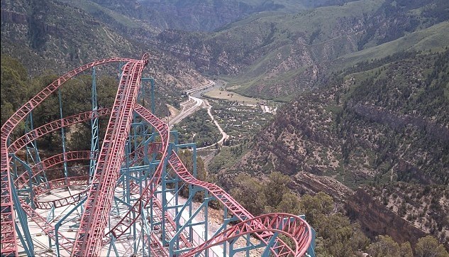 世界最高过山车落户美国 海拔2100米悬崖体验“扣人心弦”