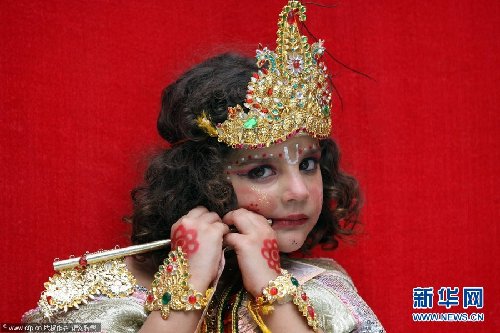尼泊尔百名女孩角逐库玛丽“活女神”