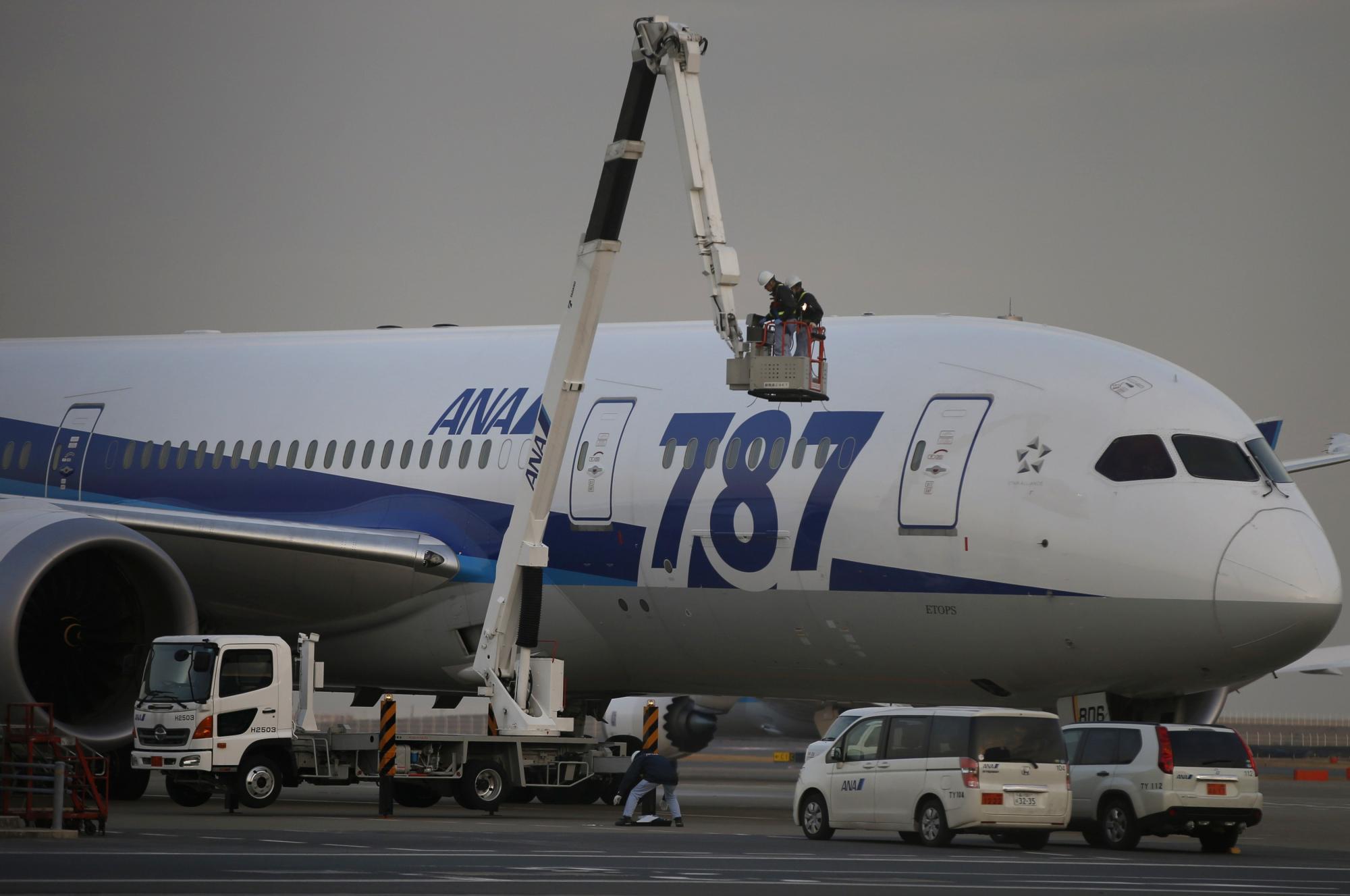 全日空一波音787飞机因遭遇故障紧急迫降 致5人受轻伤