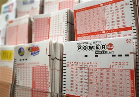 美国彩票中奖者与同事分享100万美元奖金