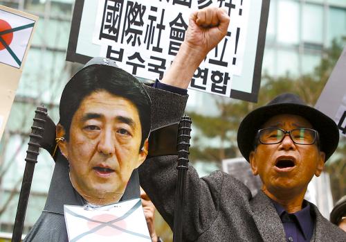 美媒称奥巴马应告诉安倍不要再参拜靖国神社