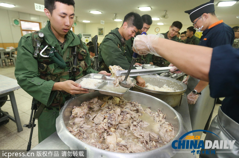 美味大补超幸福！韩国陆军训练食谱加入鲍鱼参鸡汤
