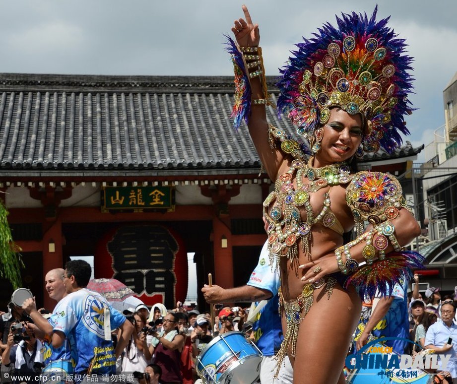 日本东京举办桑巴狂欢节大赛 50万市民到场观看（高清组图）