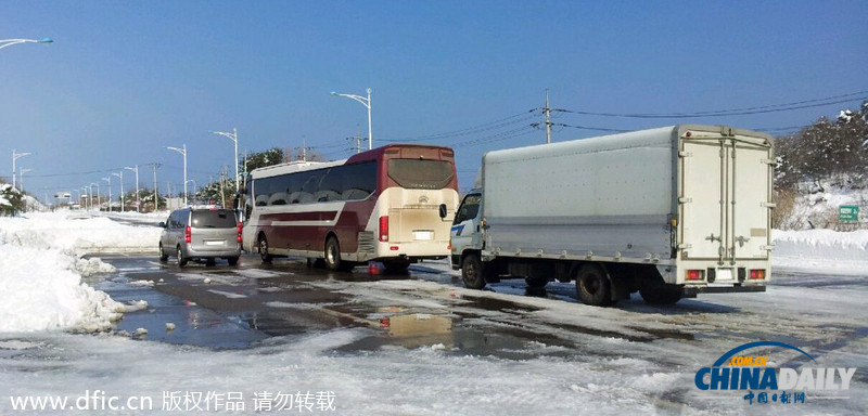 韩“先遣部队”赴朝 为离散家属团聚活动做准备
