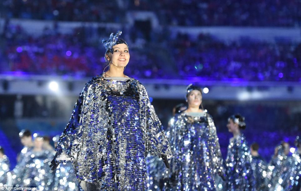 索契冬奥会闭幕式调侃“五环变四环”