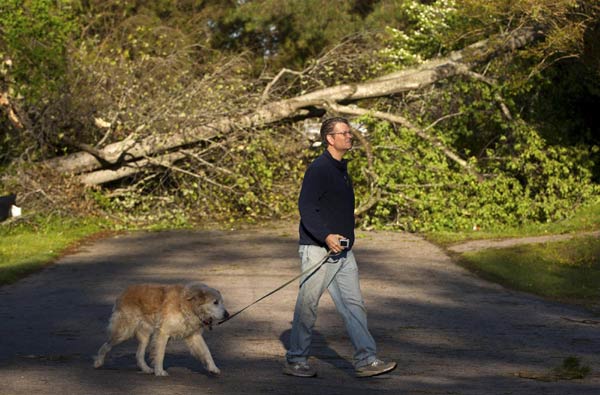 US storms leave 45 dead