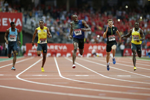 Bolt blows 'em away in Paris 200