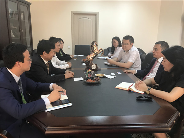 哈萨克斯坦国际通讯社社长阿斯哈尔•奥玛若夫高度评价中国馆对阿斯塔纳世博会的贡献