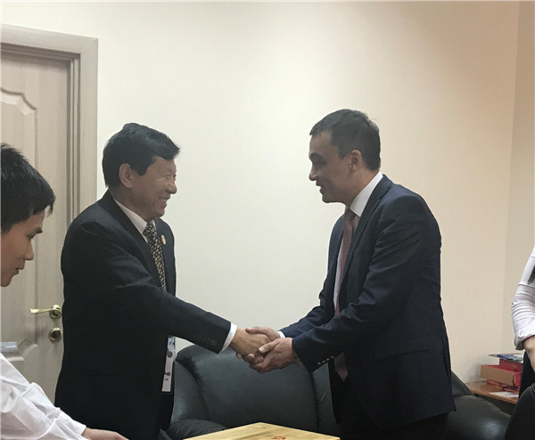 哈萨克斯坦国际通讯社社长阿斯哈尔•奥玛若夫高度评价中国馆对阿斯塔纳世博会的贡献
