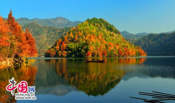 Colorful autumn scenery of Tianzhu Mountain