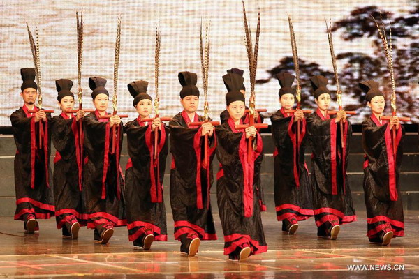 Fujian artists perform in Cambodian capital