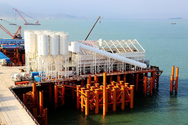 Offshore platform erected for railroad bridge in Pingtan
