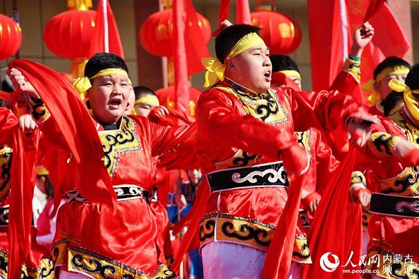Togtoh county celebrates Lantern Festival