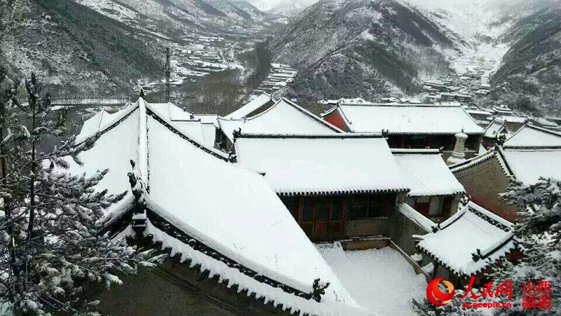 Picturesque Mount Wutai at beginning of winter
