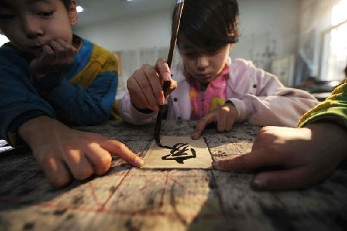 Life in orphans' home in North China city