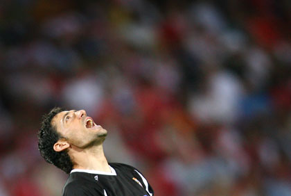 Sevilla's goalkeeper Andres Palop celebrates after winning the UEFA Cup final against Middlesbrough in Eindhoven, Netherlands, May 10, 2006.