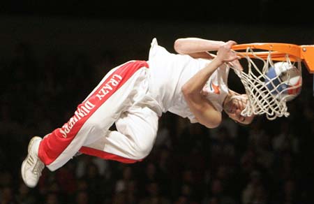 A member of the French acrobatic basketball team 
