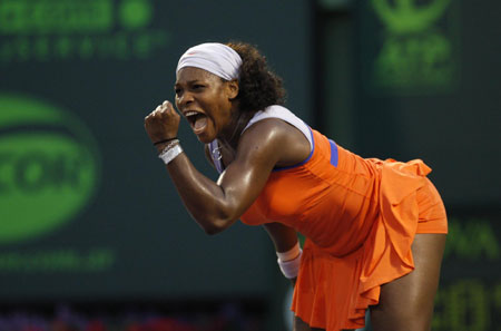 Serena struggles through, Dementieva out