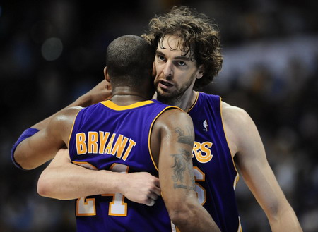 Bryant leads Lakers past Nuggets, back to finals