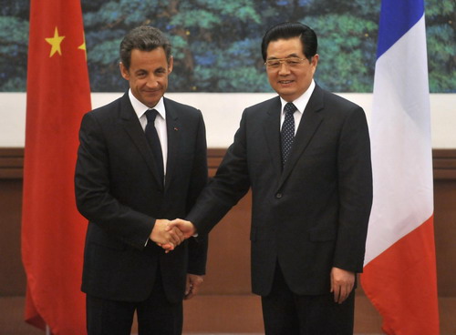 President Hu welcomes French president