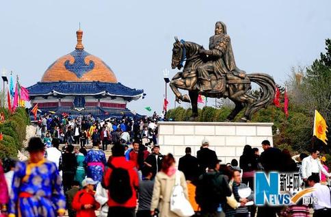Thousands honor Genghis Khan in annual memorial rites