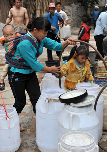 37,200 villagers still short of water in S.China