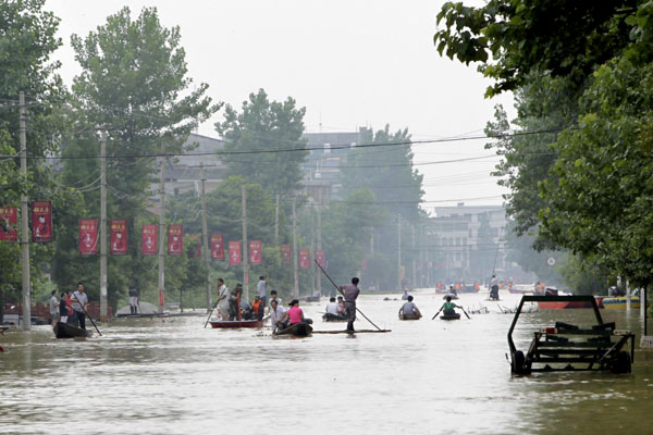 Residents evacuated over dyke threat in Jiangxi