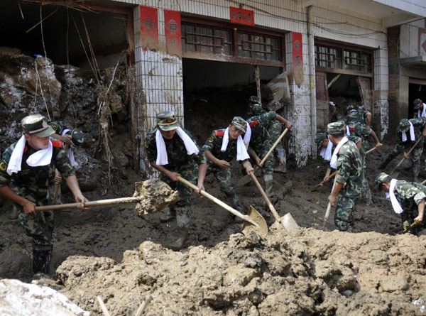 Police plunge into reconstruction in NW China