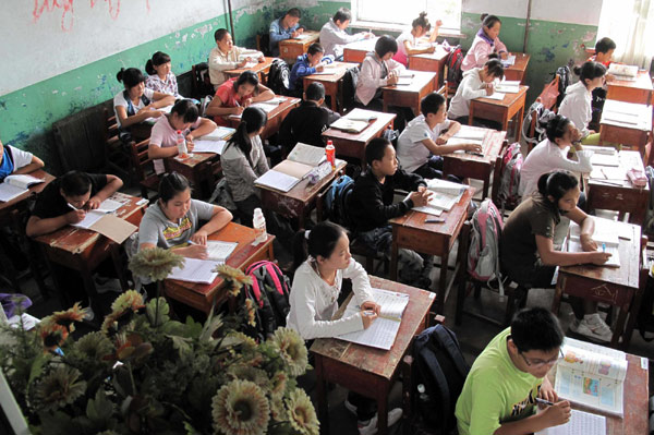 School reopens in flood-hit NE China