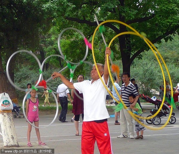 65-year-old stays fit with iron hoops