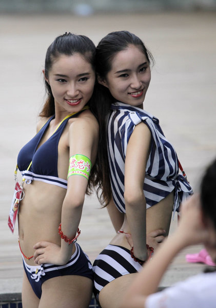 Fun and games for Universiade hostesses