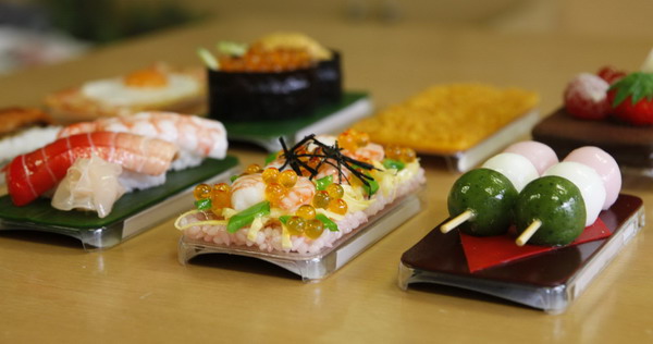 Decorate your iPhone case with sushi