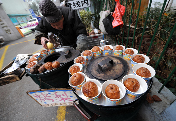 Pear seller, 89, is online star