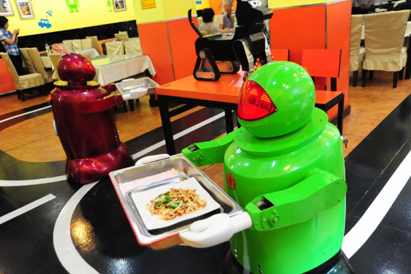 City opens robot-themed restaurant