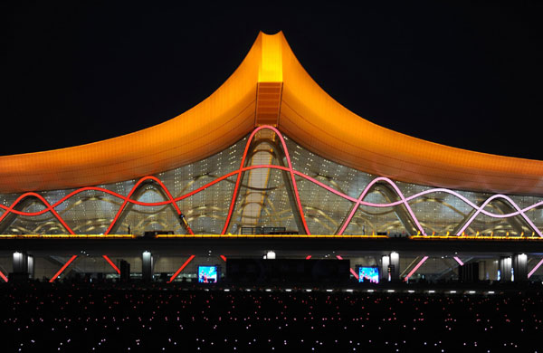 New Kunming airport glows with stunning lights