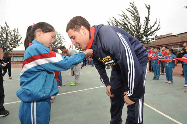 Warriors visit little fans in Beijing