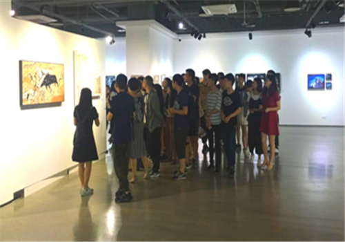 Lacquer paintings promote creative vision in Liangjiang