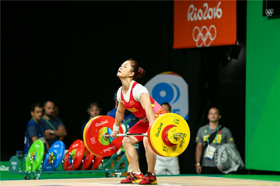 Weightlifter Deng Wei breaks world records