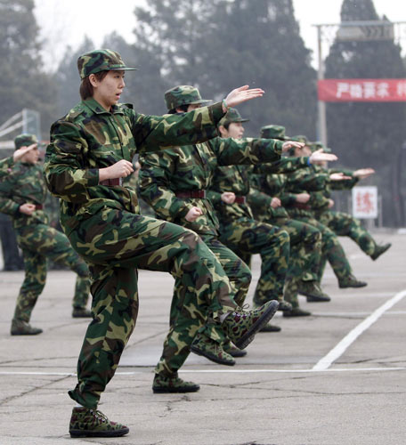 National table tennis team end military training