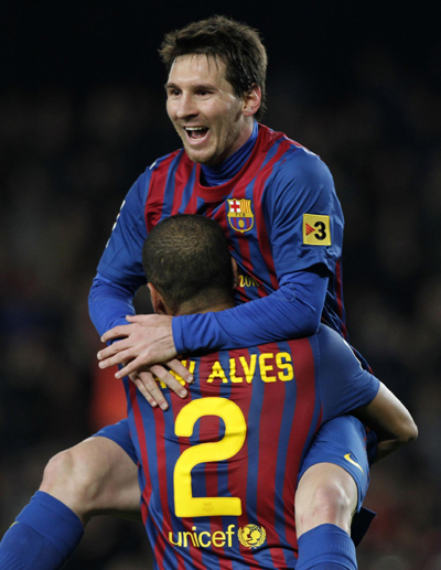 Messi, Fabregas give Barca 4-0 win over Osasuna