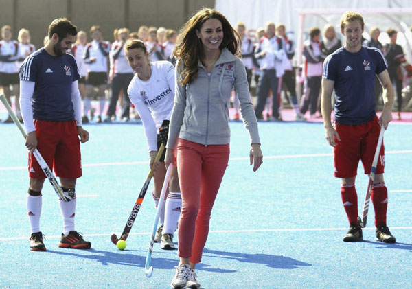 Kate cheers for hockey team ahead of Olympics